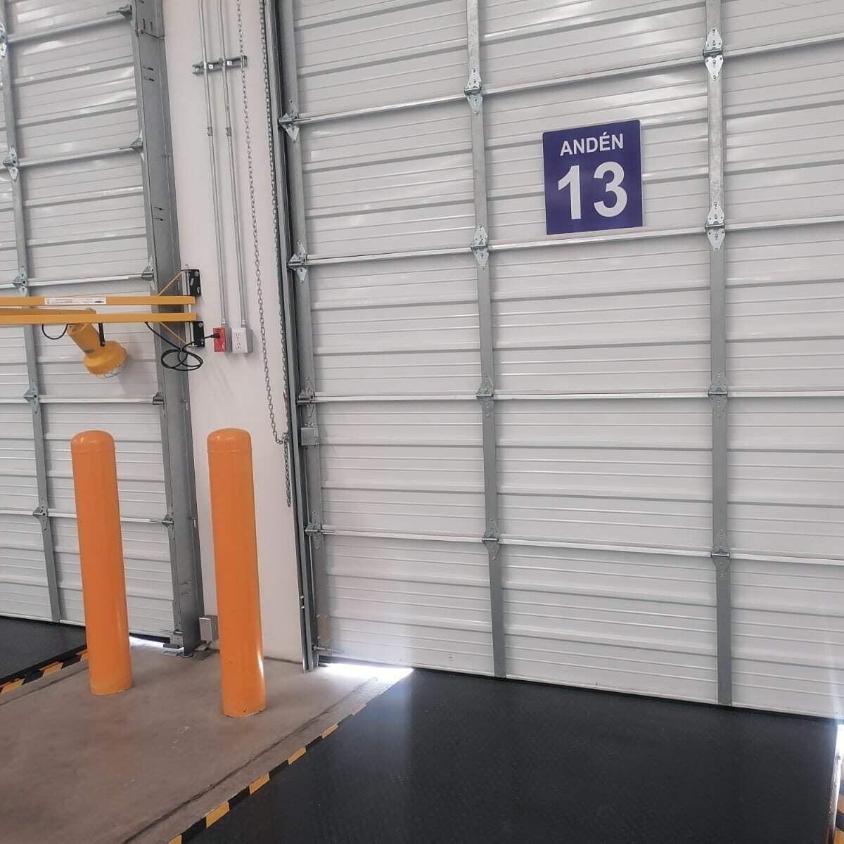 Mantenimiento a Puertas Industriales y Rampas Niveladoras